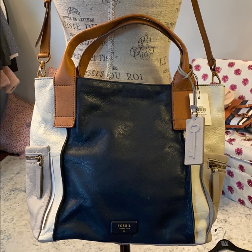 Fossil soft leather shoulder bag NWT